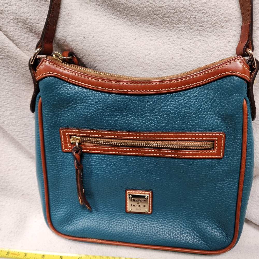 Dooney & Burke crossbody shoulders trap bag purse